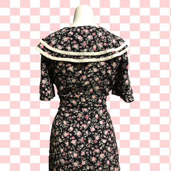 Vintage Gothic Pin-Up Dress - Picture 3 of 3